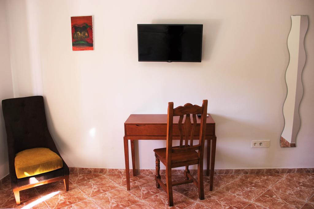Hostal La Zamora Каркабуэй Экстерьер фото
